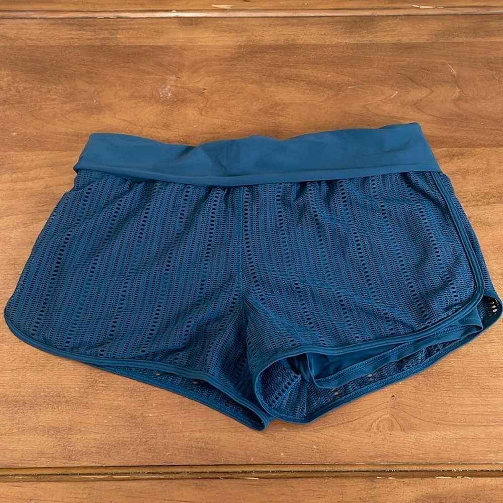 Prana Embroidered Shorts Size Medium